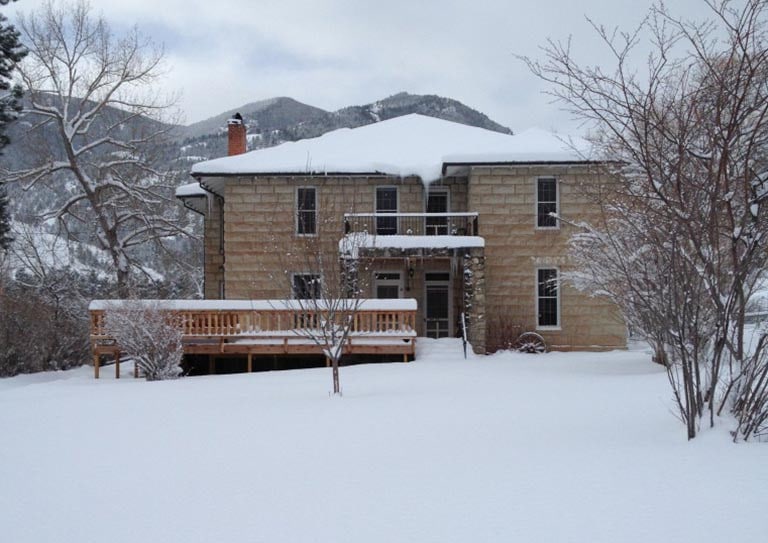 Bighorn Mountains Bed and Breakfast exterior